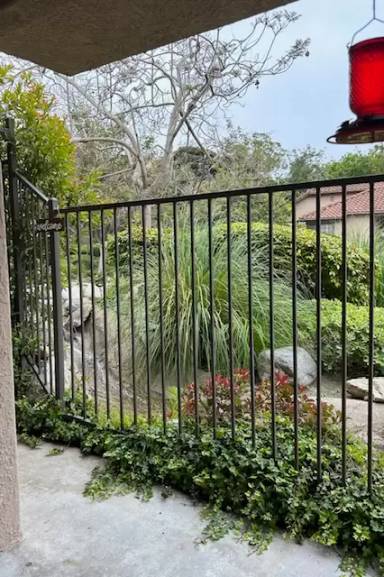 Main picture of 1048 Calle del Cerro