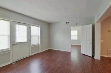 Main picture of 1141 S 30th Ave