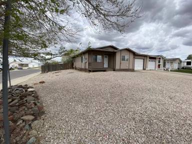 Main picture of 2100 Dunphail St