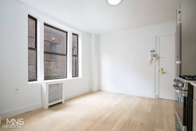 Main picture of 226 W 97th St