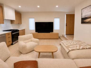 Main picture of 2705 Benedict St