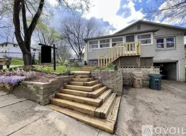 Main picture of 1820 Fisher St