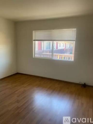 Main picture of 25 W I St