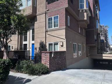 Main picture of 2722 4th Ave