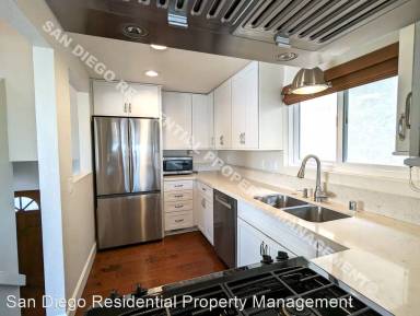 Main picture of 2420 Newcastle Ave