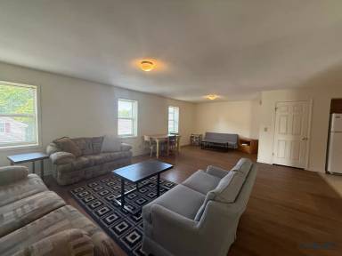 Main picture of 11 Maple Ave
