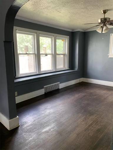 Main picture of 1914 Marine St