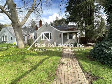 Main picture of 3725 E Pacific Ave