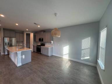 Main picture of 54 Killarney Ave