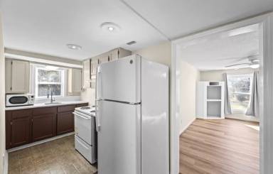 Main picture of 802 N B St