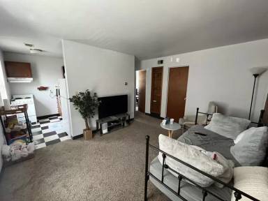 Main picture of 156 W 8th Ave
