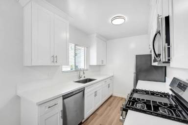 Main picture of 402 Montana Ave