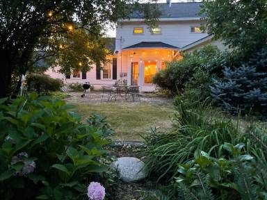 Main picture of 21710 Fairmount Blvd