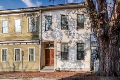Main picture of 304 E Duffy St