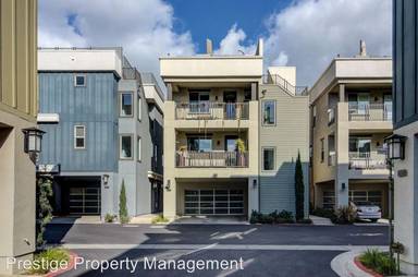 Main picture of 1050 Hampton Dr