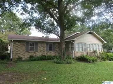 Main picture of 501 W Main St