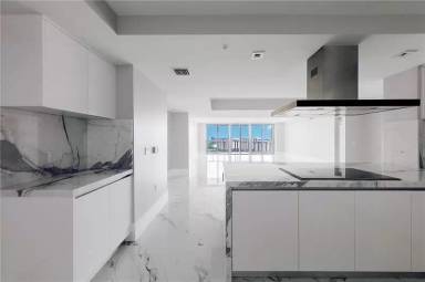 Main picture of Parque Towers Condo