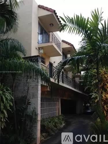 Main picture of 1606 Salzedo St