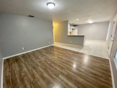 Main picture of 1701-15 Palmetto Ct