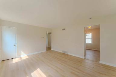 Main picture of 305 Mertland Ave