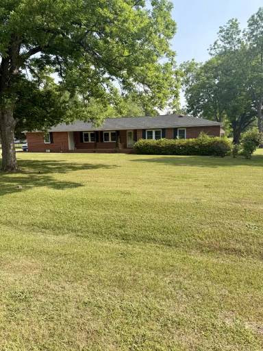 Main picture of 102 Sparrow St