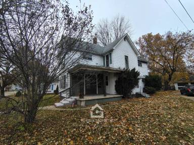 Main picture of 336 1/2 W 7th St