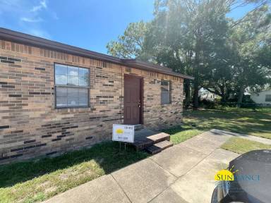 Main picture of 818 Lark St