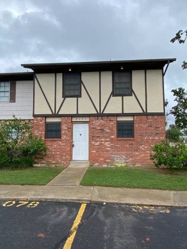 Main picture of 8165 NW 23rd St