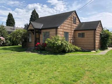Main picture of 2202 Columbia Ave