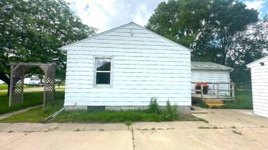 Main picture of 302 1st St