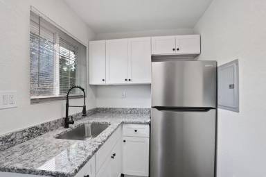 Main picture of 2060 Alison Ct SW