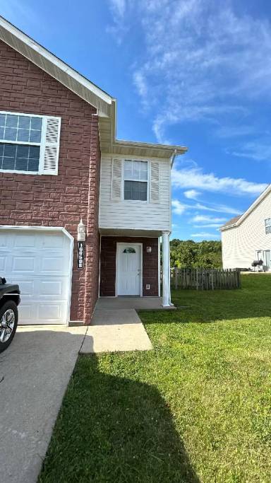 Main picture of 16845 Huntington
