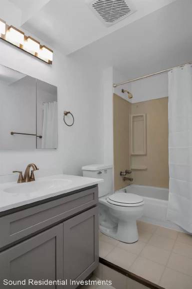 Main picture of 613 Avenue C E