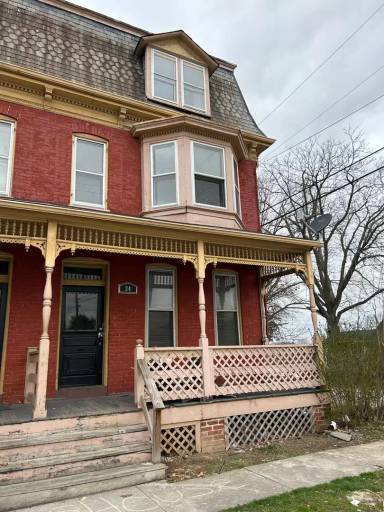 Main picture of 24 N East St