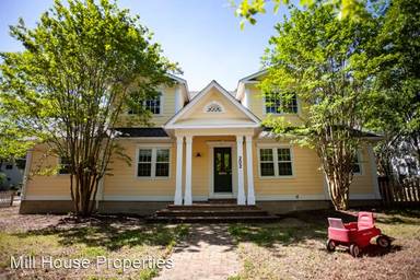 Main picture of 202 E Poplar Ave