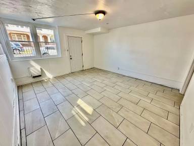 Main picture of 1020 S Hall St