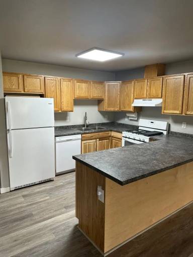 Main picture of Creekwood Park Apartments