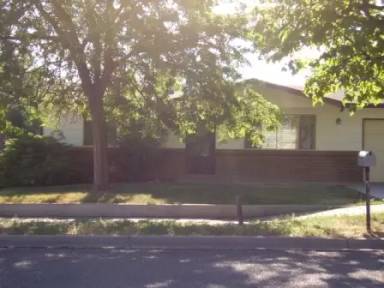 Main picture of 450 Leon St