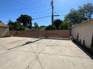 Main picture of 822 N Van Ness Ave