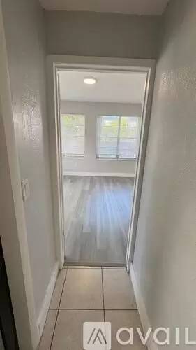 Main picture of 301 SW 10th Ave
