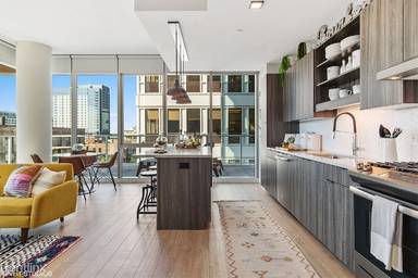 Main picture of 1022 Lake St