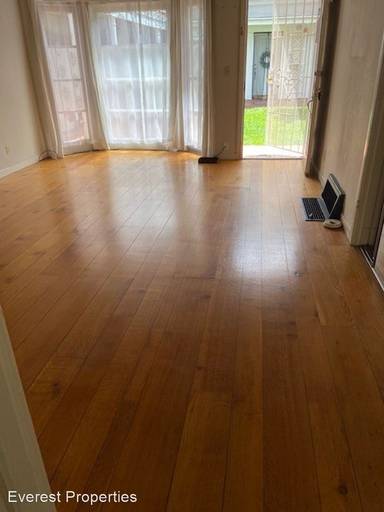 Main picture of 2412 Ellsworth St