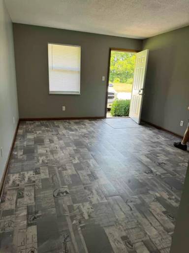 Main picture of 8701 N Raintree Ct
