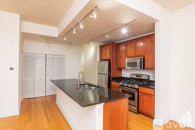 Main picture of 2035 S Indiana Ave