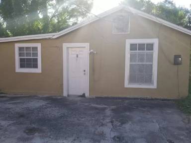 Main picture of 4810 NW 21st Ave