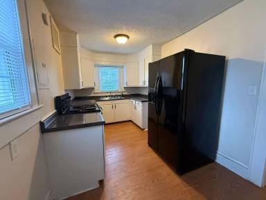 Main picture of 303 Warn St