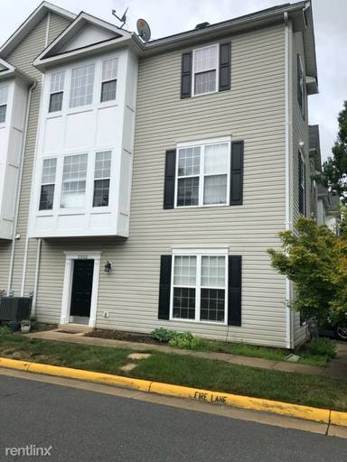 Main picture of 2552 Sandbourne Ln
