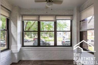 Main picture of 3825 N Drake Ave