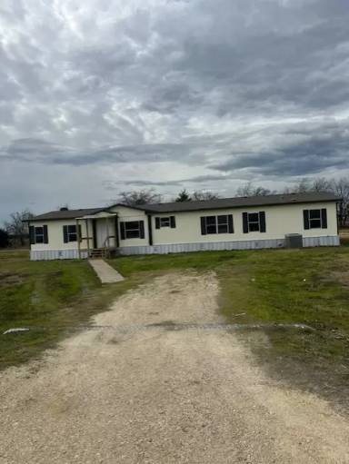 Main picture of 200 Bedrock Trl