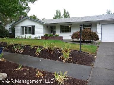 Main picture of 929 Mistletoe Loop N